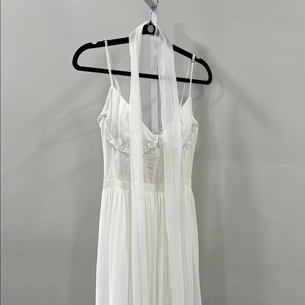 V. Chapman Carmen Gown in White - Picture 3 of 16